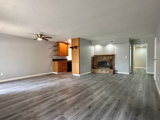 Photo - Beautiful 3 Bedroom 2 Bath Condo in Point Loma w/Three Private Patios Unit 2