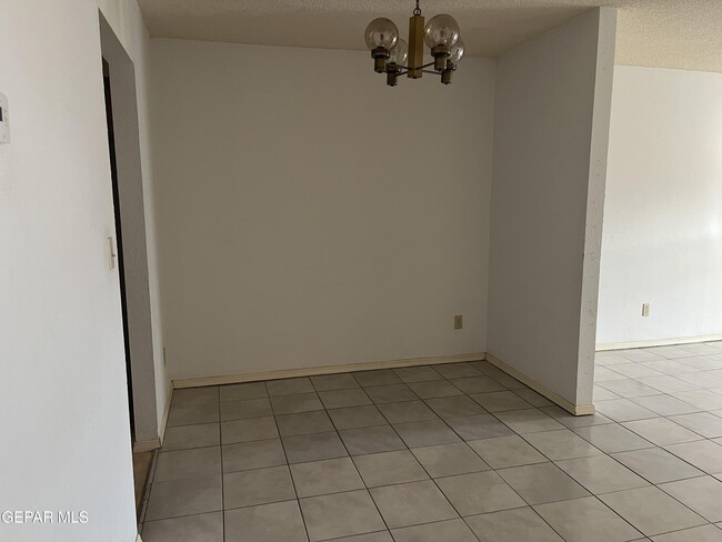 Photo - 4006 Skyline Ave