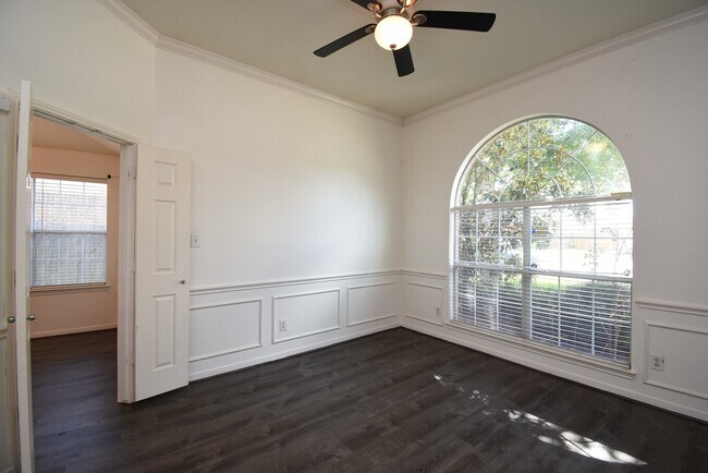 Photo - 128 Long Canyon Ln