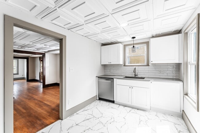 212 Dewey St Unit 212