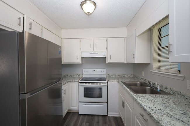 Photo - 1205 Bethune St