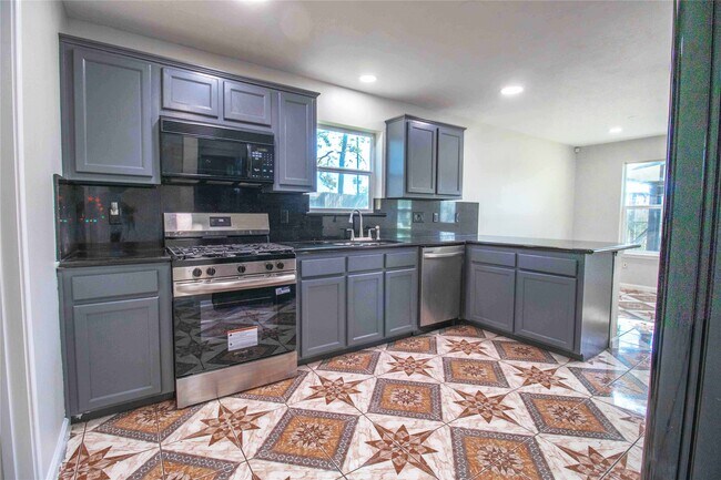 Photo - 10819 Belle Haven Dr