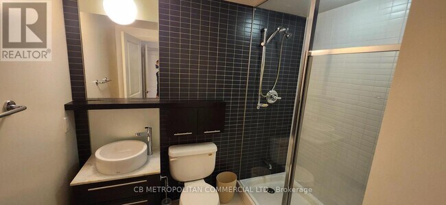 Photo - 23 Carlton St.