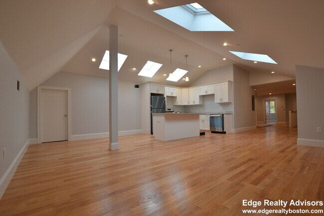 Photo - 18 Murdock St Unit 10