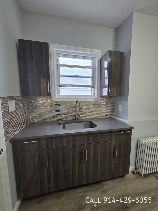 Photo - 157 Voss Ave