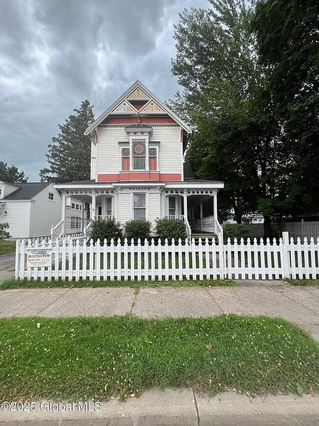 Building Photo - 21 Willett St