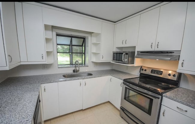 Photo - 194 Meridianna Dr