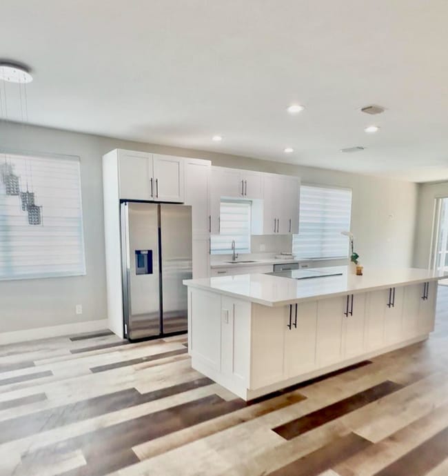 Building Photo - 4907 Pelican Manor