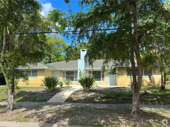 Building Photo - 1221 Cocoanut Ave Rental