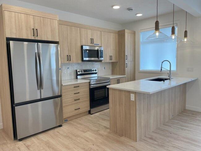 562 Seton Cir SE