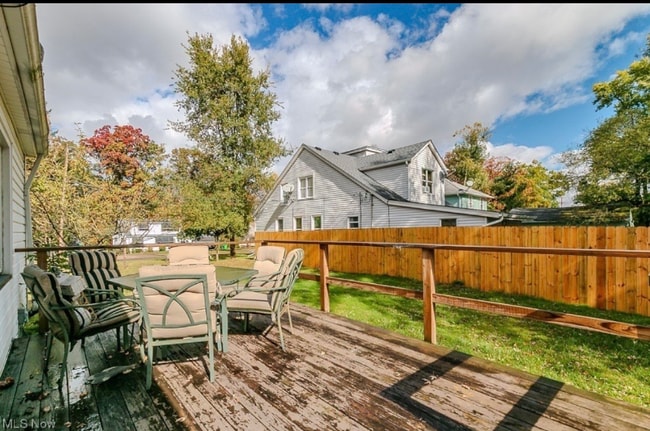 Photo - 270 W Glendale St