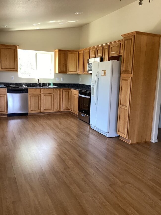 Photo - Charming Hillside Retreat in Prescott’s Highly Desirable Mountain Club