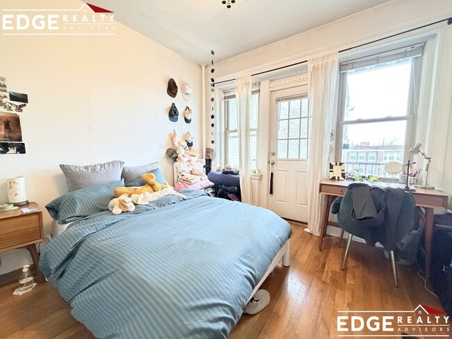 Photo - 264 Kelton St Unit 10