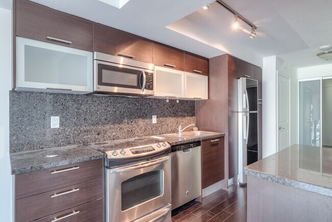 Photo - 386 Yonge St Unité 1816