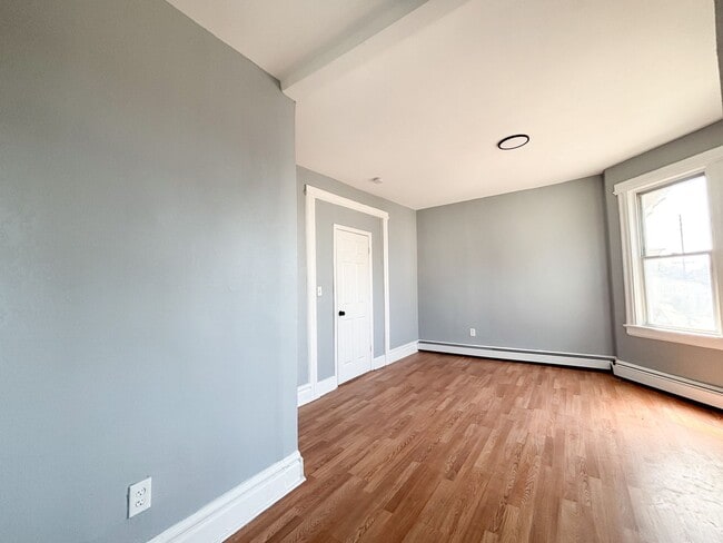 Photo - 648 Grove St Unit 2