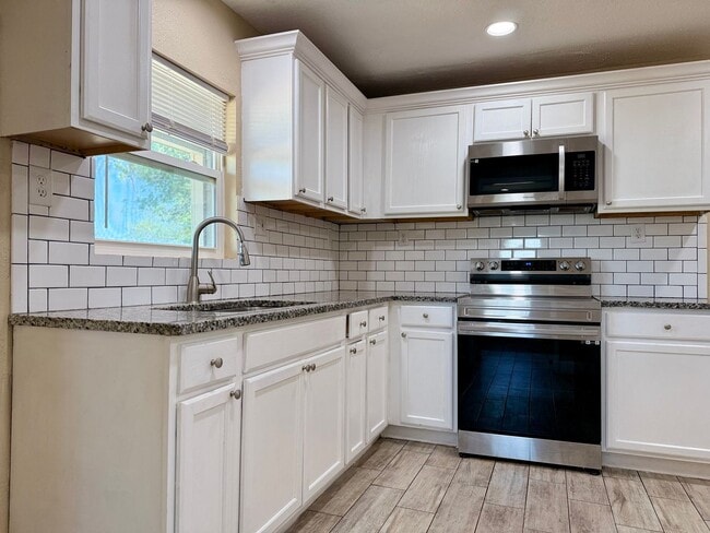 Photo - 609 Howard Dr