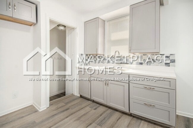 Photo - 16086 Carlisle Dr