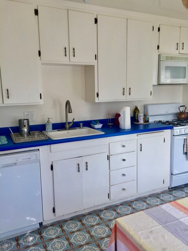 Kitchen - 7381 Soquel Dr