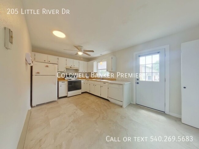 Photo - 205 Little River Dr
