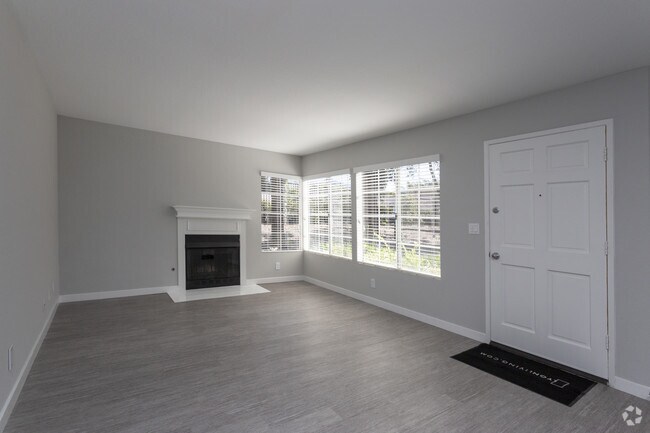 2BR, 2BA - 1000 SF