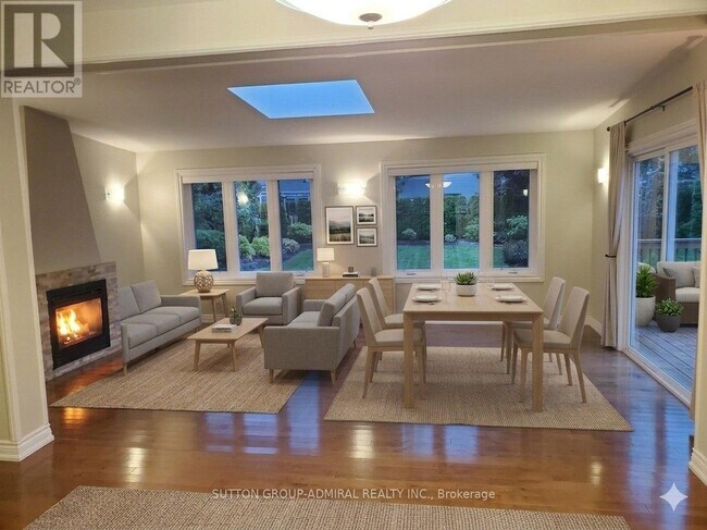 Photo - 37 - 37 LAURELEAF,THORNHILL LAURELEAF ROAD