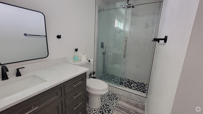 Building Photo - 1132 Gleneagles Ter Unit Guest Rental