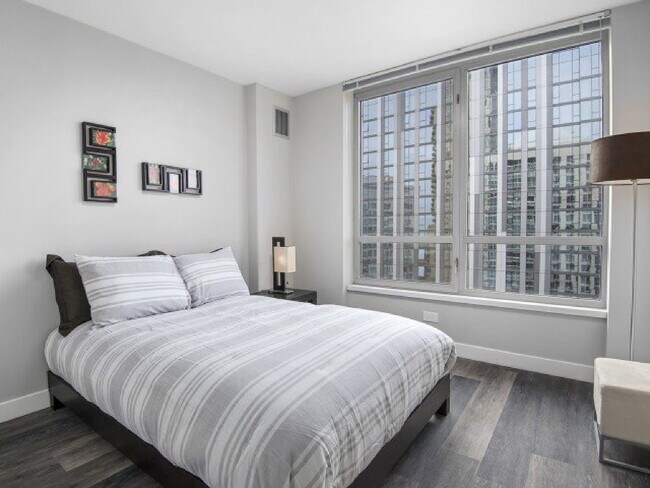 Photo - 875 N State St