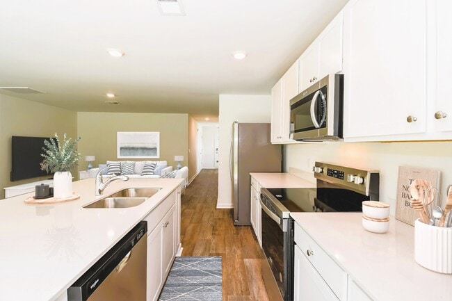 Photo - 110 Striker Rd