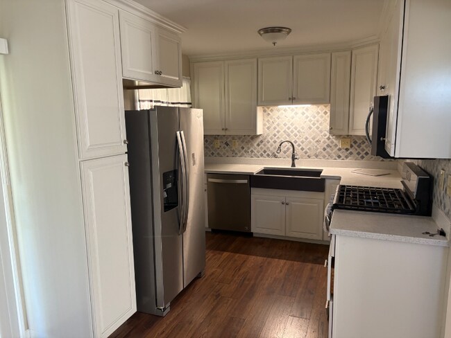 Photo - 214 Sandalwood Dr