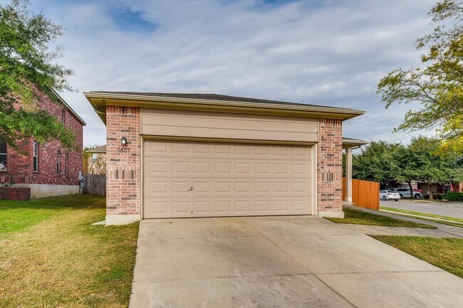 Photo - 6607 Shadden Oaks