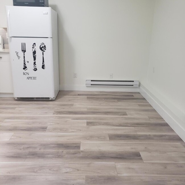 Photo - 20954-2080B 80B Avenue