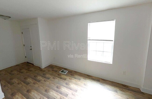 Photo - 1637 W 34th St