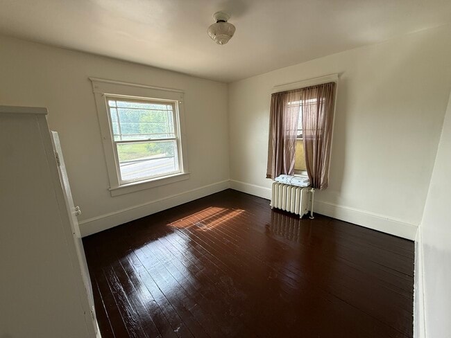 Photo - 634 S Queen St