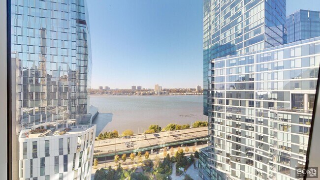 Building Photo - 635 W 59th St Unit 2108 Rental
