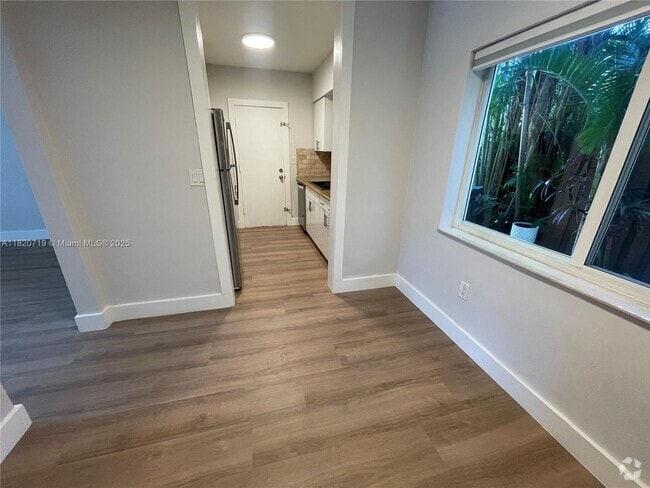 Building Photo - 125 Edgewater Dr Unit 2 Rental