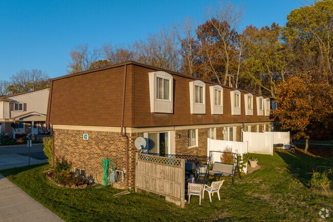 Photo - DuPage Green