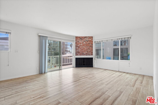 Building Photo - 10 19th Ave Unit 5 Rental