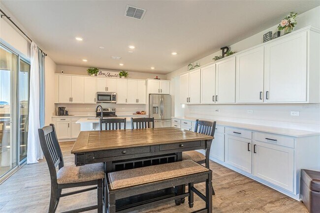 Photo - 1123 Sugarwood St