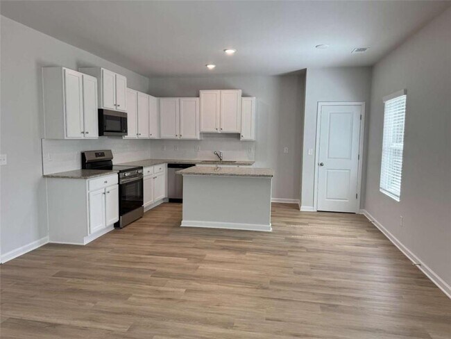 Photo - 111 Woodside Ct