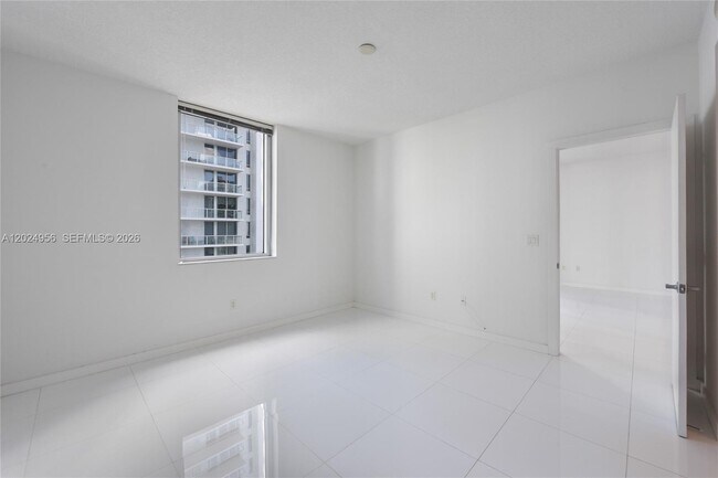 Photo - 1060 Brickell Ave Unit 1715