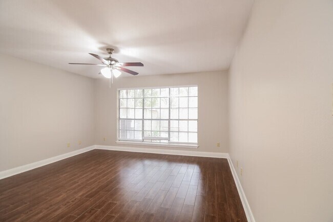 Photo - 4765 Oakmont Ct