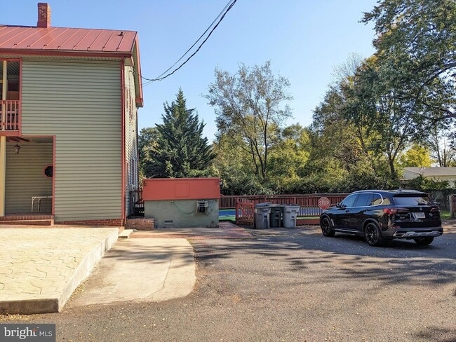 Photo - 9014 Sudley Rd