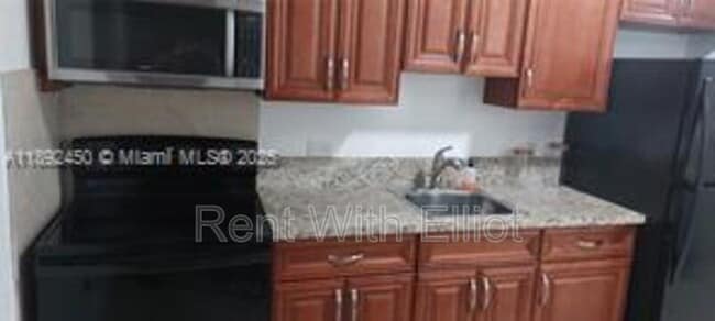 Building Photo - 250 SW 4th St