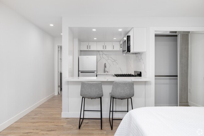 The Roscomare Apartments