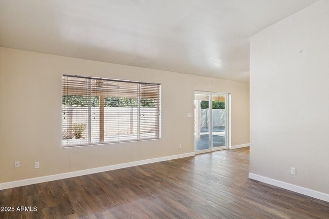 Photo - 4662 W Kings Ave