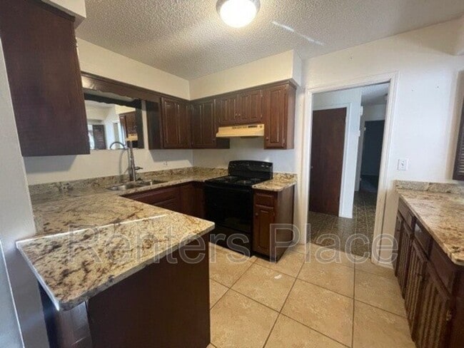 Photo - 6003 S Marion Ave