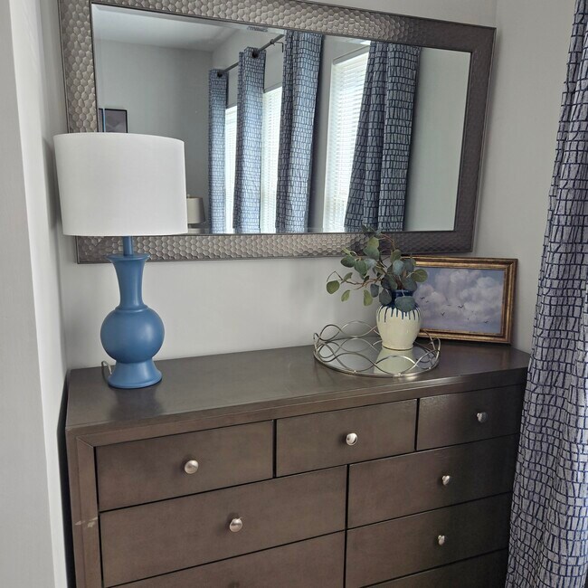 Photo - 347 Skylar Ct SE Casa