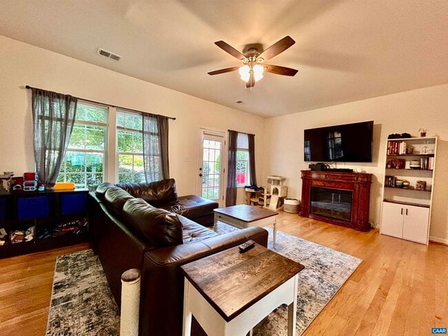 Photo - 76 Villa Circle