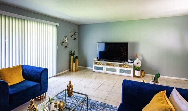 Building Photo - 10605 N 56th St Rental