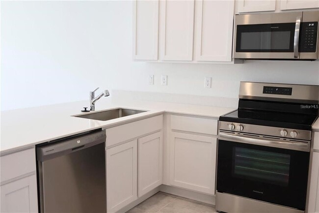 Photo - 2452 Skyline Lp